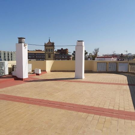 Misterhost San Bernardo Jardines De Murillo Севилья Экстерьер фото
