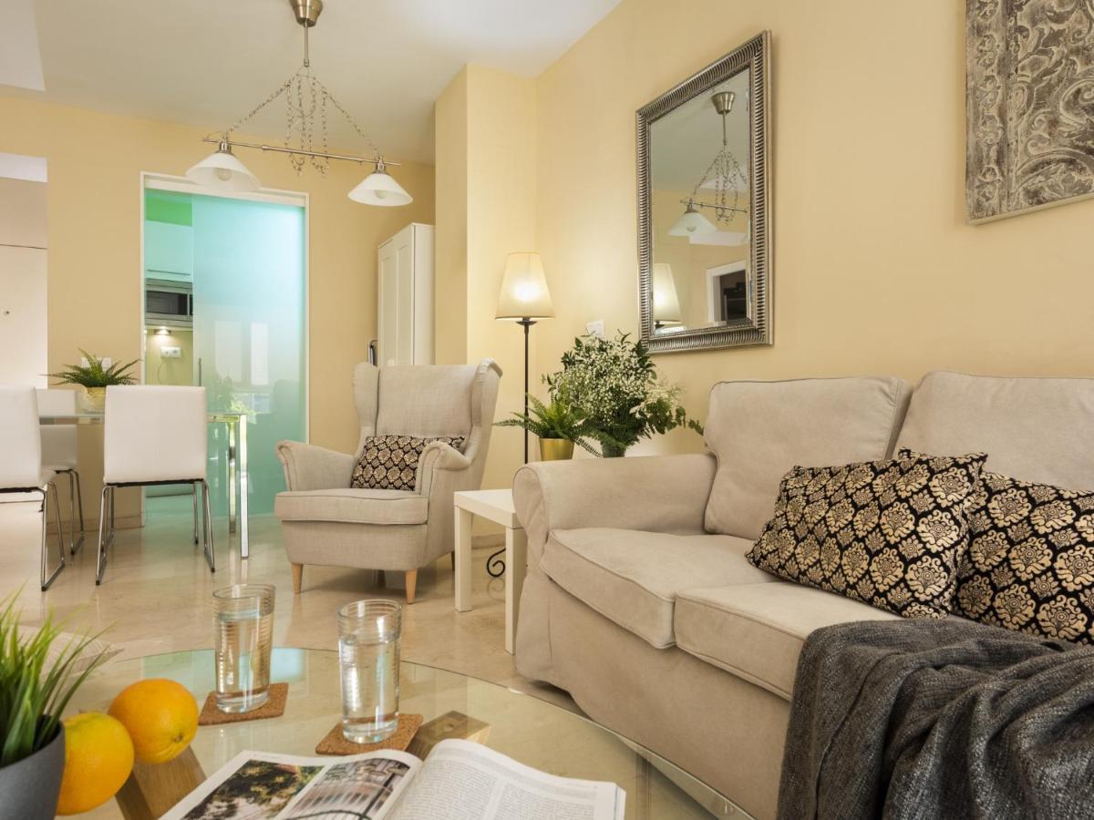 Misterhost San Bernardo Jardines De Murillo Севилья Экстерьер фото